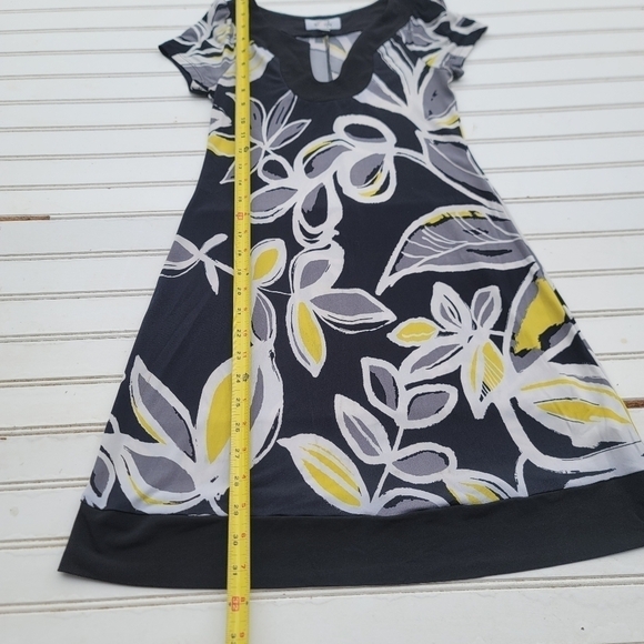 Sweet Storm Dress Girls Sz S Black Yellow Gray Stretch Floral Cap Sleeve - Picture 8 of 8